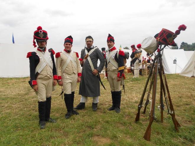 Campo_batalla_Waterloo_Belgica_Recreacion_Historica_Bicentenario_battle_reenactment_bicentenary_Asociacion_Teodoro_Reding_Malaga_58_regiment_58e_Infnterie_Ligne